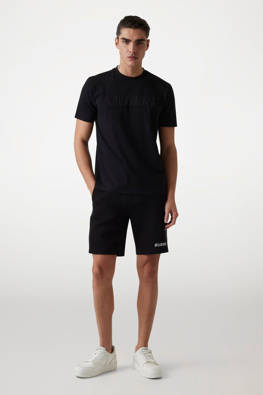 T-SHIRT GUESS