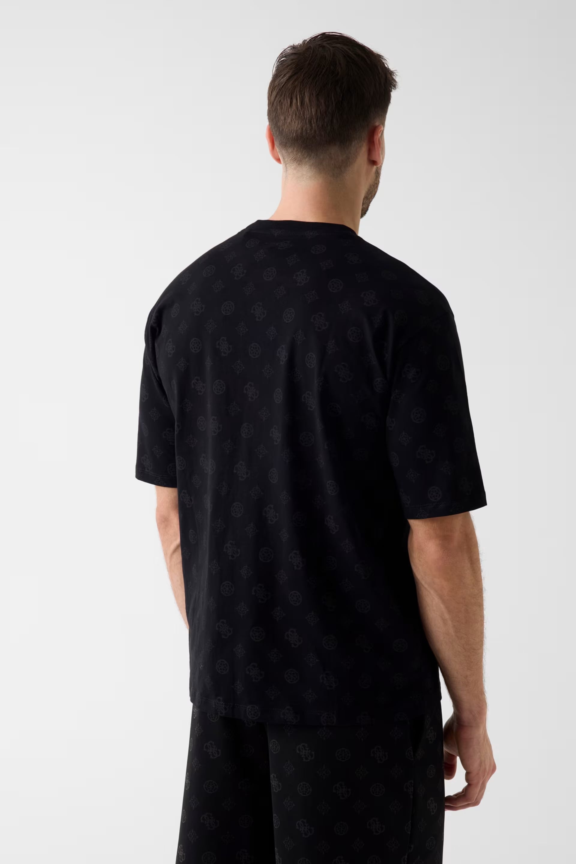 T-SHIRT GUESS