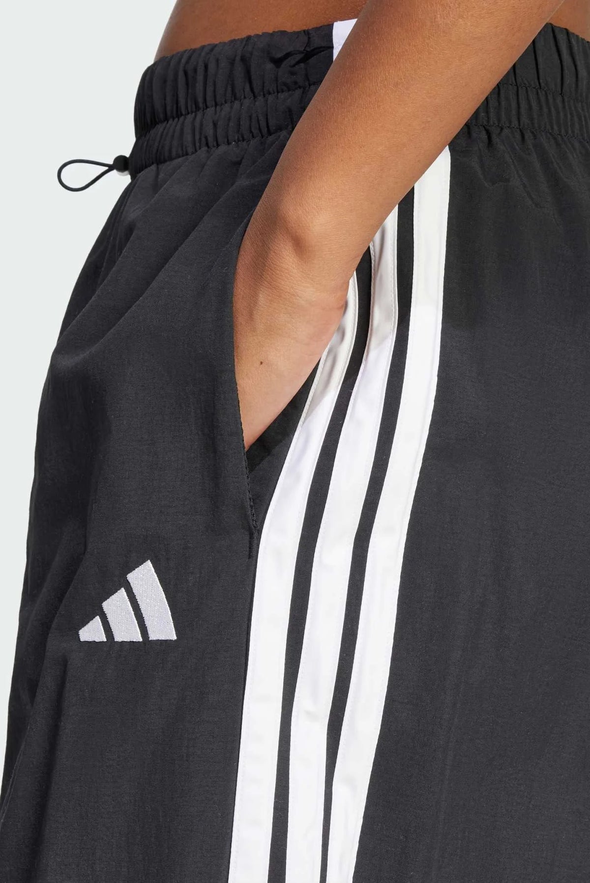 PANTALONE ADIDAS WOVEN A PALAZZO
